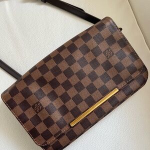 Louis Vuitton Hoxton Damier Crossbody
